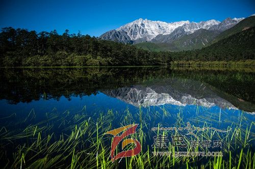 “爱情之湖”——雅加情海