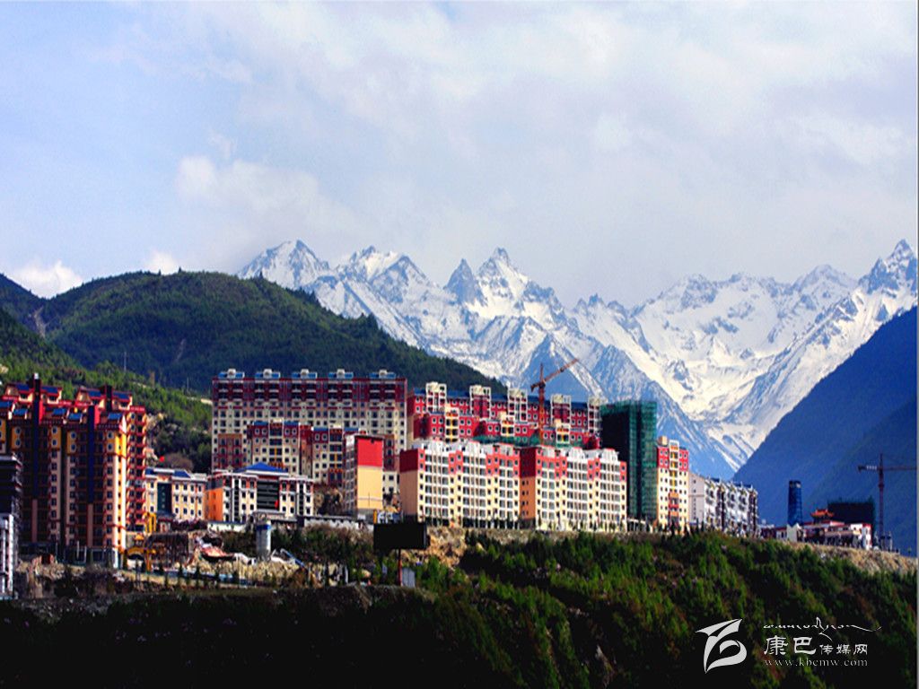 中国最年轻的县级市 四川藏区首个县级市 ——康定市