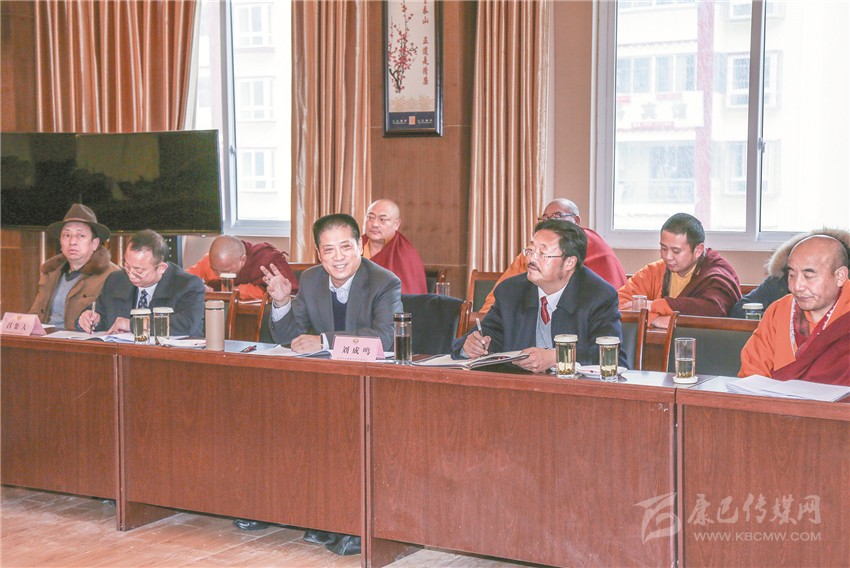 刘成鸣参加州政协十三届一次会议宗教界小组讨论