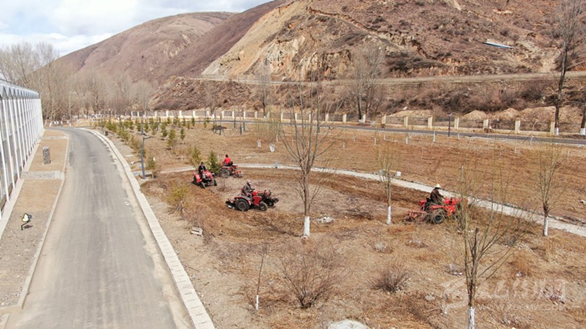 康巴高原植物园建设走笔