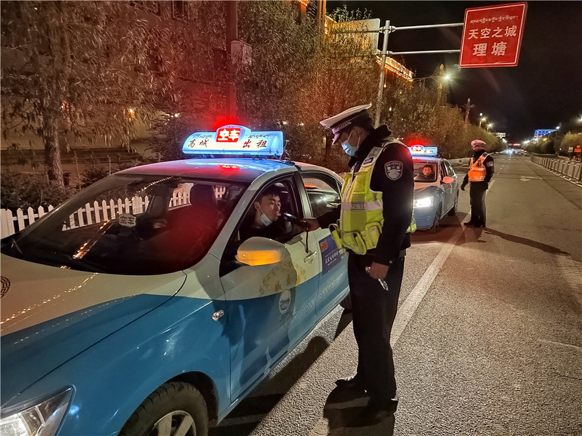 图为驾驶人员.jpg