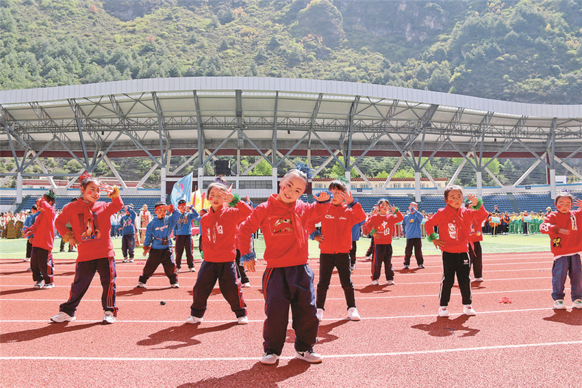 图为该校.jpg