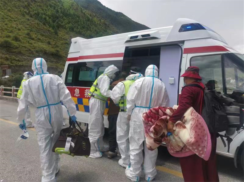 德格县医院医.jpg